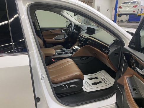 Used 2023 Acura MDX SH-AWD w/ Technology Package image 17