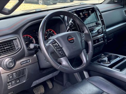 Used 2021 Nissan Titan PRO-4X w/ Pro-4x Convenience Package image 18