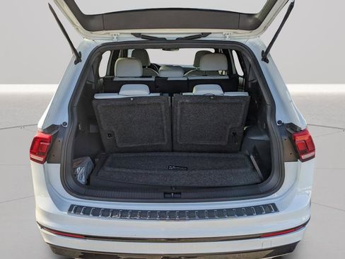 Used 2020 Volkswagen Tiguan SE R-Line image 10