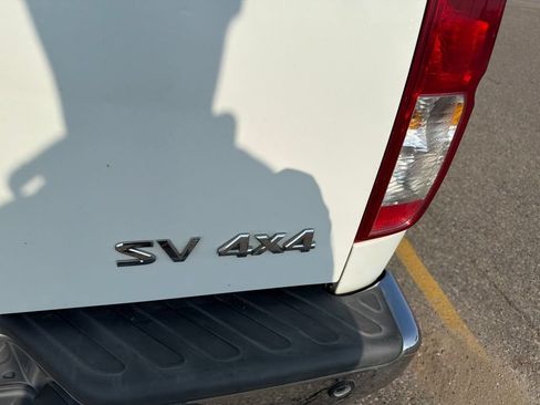 Used 2015 Nissan Frontier SV w/ SV Value Truck Package AWD/4WD image 6