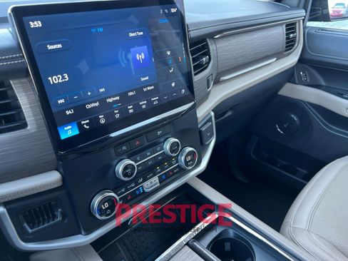 Used 2023 Ford Expedition Limited AWD/4WD image 37
