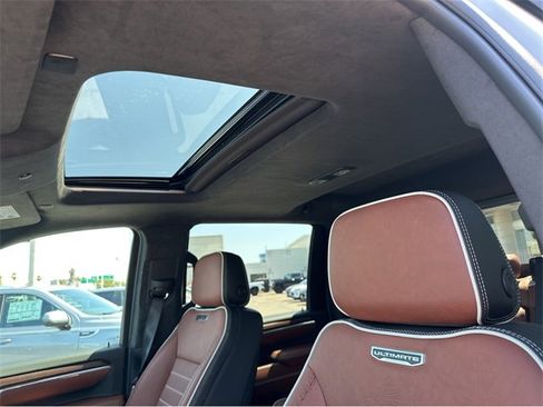 New 2025 GMC Sierra 3500 Denali Ultimate image 7