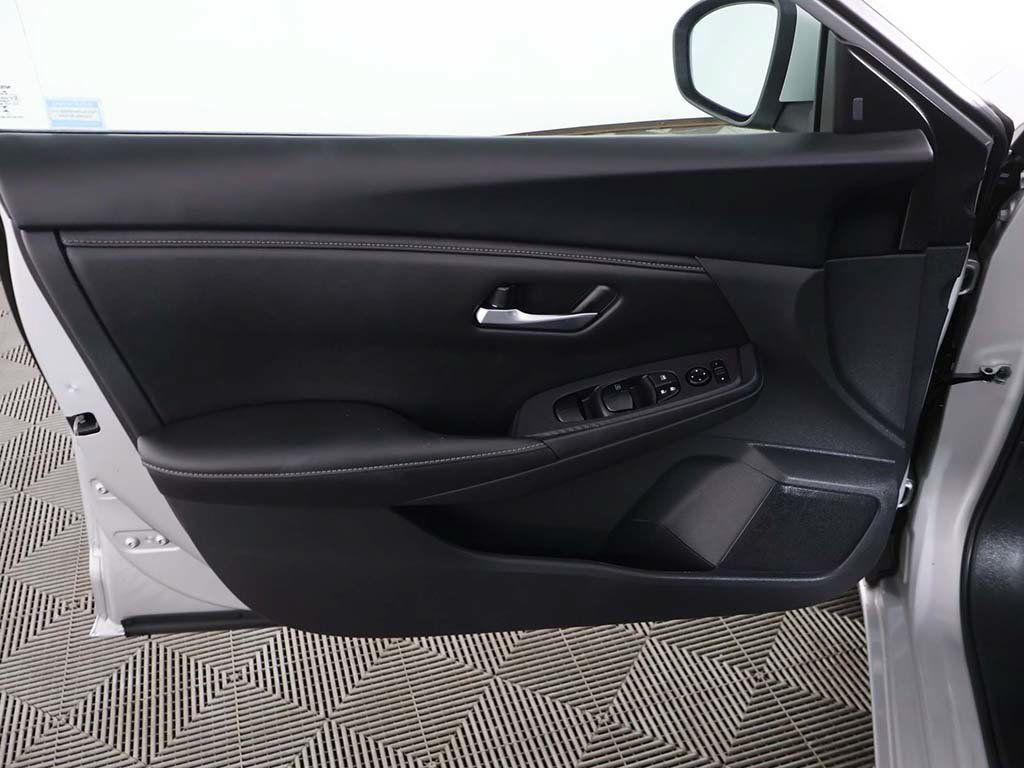 Used 2023 Nissan Sentra SV FWD image 18