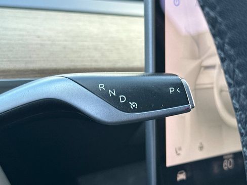 Used 2022 Tesla Model Y Long Range AWD/4WD image 21