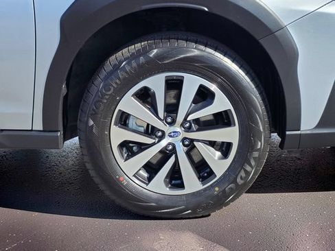 Certified 2023 Subaru Outback Premium AWD/4WD image 8