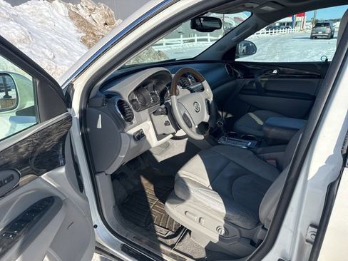 Used 2013 Buick Enclave Premium image 10