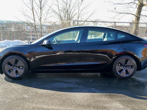 Used 2023 Tesla Model 3 Standard Range image 4