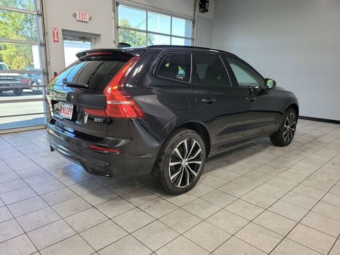 Used 2025 Volvo XC60 B5 Plus image 56