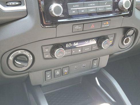 Used 2024 Nissan Frontier SV w/ Technology Package image 29