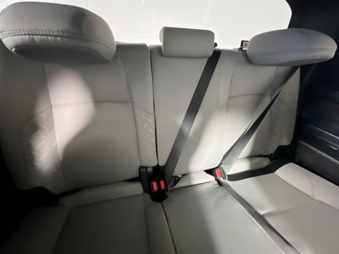 Used 2025 Toyota Tacoma SR5 image 33