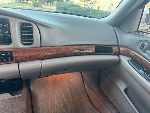 Used 2002 Buick Le Sabre Custom w/ Luxury Pkg FWD image 24
