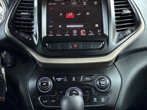 Used 2015 Jeep Cherokee Latitude image 8