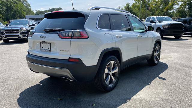 Certified 2021 Jeep Cherokee Limited w/ Elite Package AWD/4WD image 3