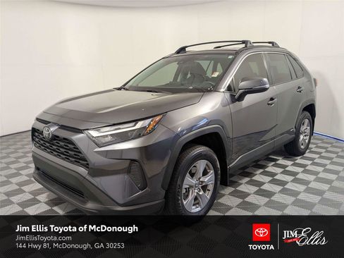 Used 2025 Toyota RAV4 XLE image 1