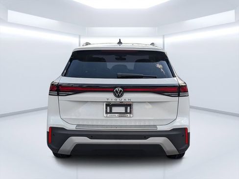 New 2026 Volkswagen Tiguan S FWD image 4