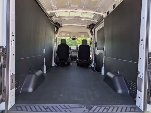 New 2026 Ford Transit 250 148 Medium Roof RWD image 27