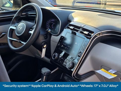 Certified 2024 Hyundai Tucson SE image 11