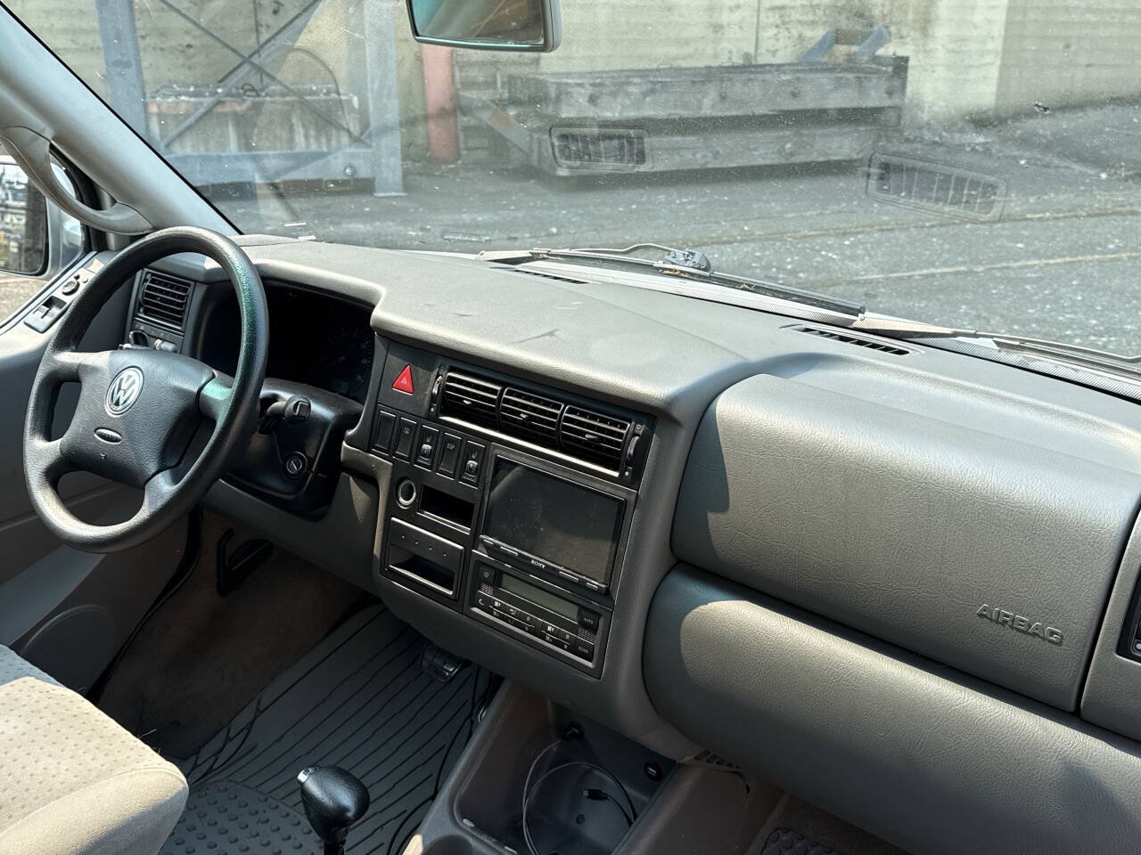 Used 2003 Volkswagen Eurovan MV FWD image 13
