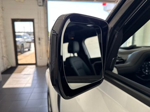Used 2024 Land Rover Defender 110 SE AWD/4WD image 13