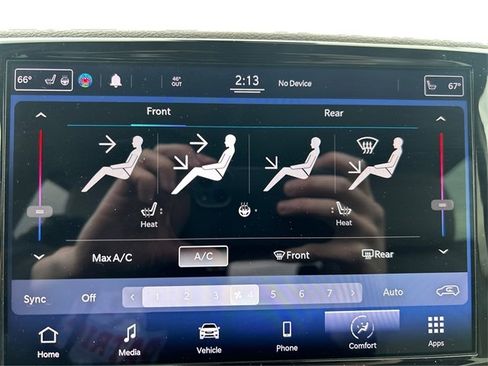 Used 2021 Chrysler Pacifica Touring-L image 43