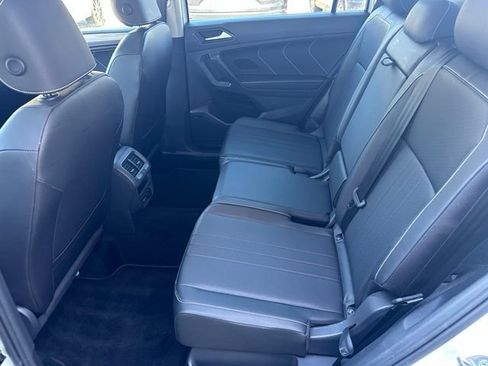 Used 2023 Volkswagen Tiguan SE AWD/4WD image 14