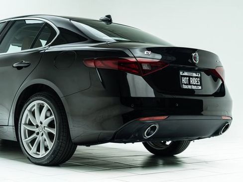 Used 2018 Alfa Romeo Giulia AWD image 20