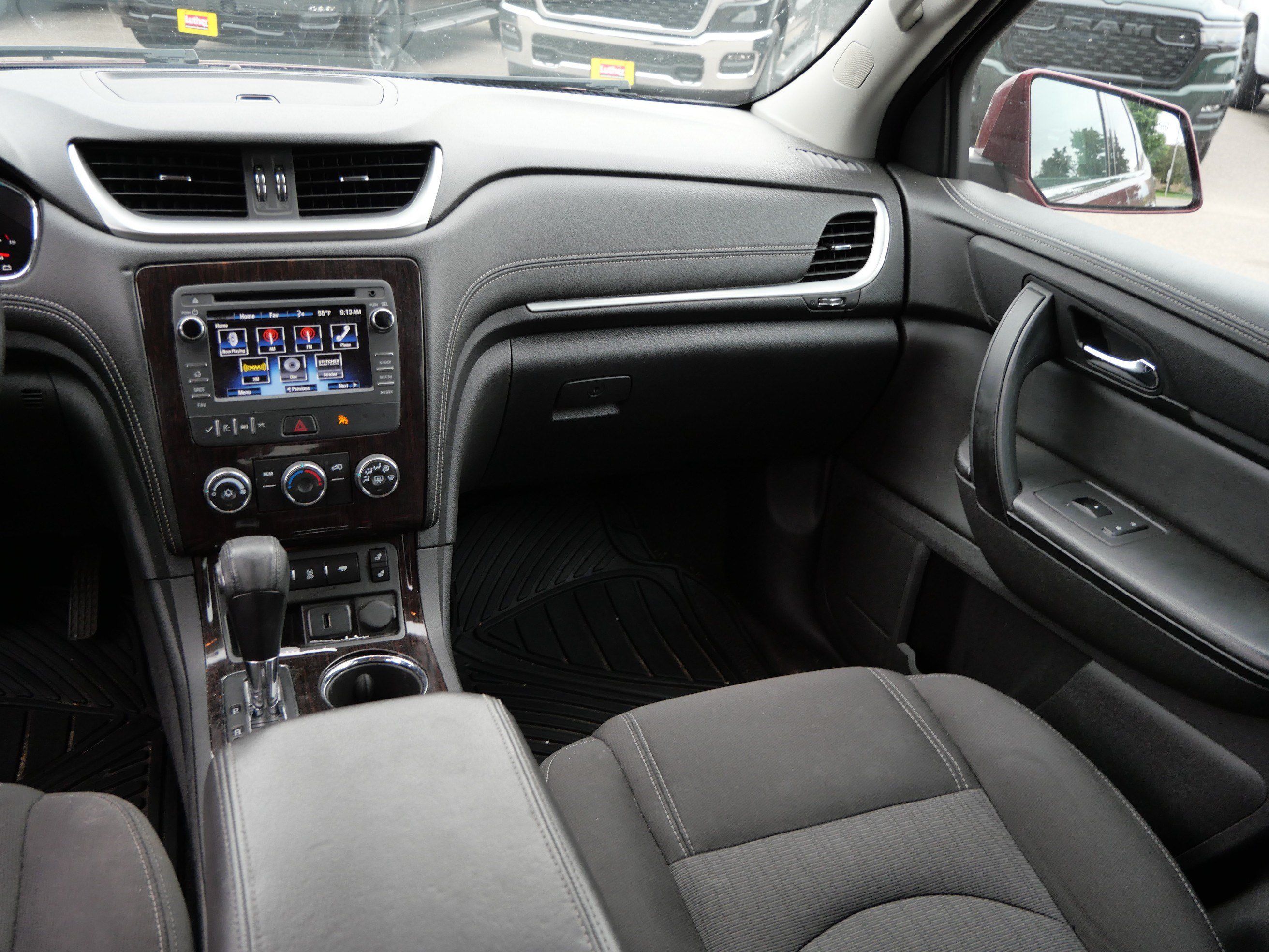 Used 2017 Chevrolet Traverse LT w/ True North Edition AWD/4WD image 11