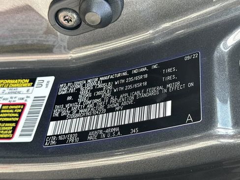 Used 2022 Toyota Highlander XLE AWD/4WD image 33