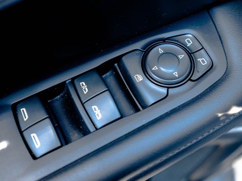 Certified 2025 Chevrolet Suburban LT AWD/4WD image 17
