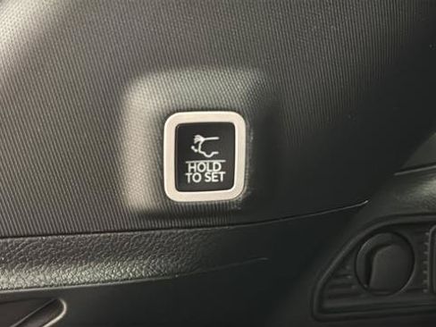 Certified 2024 Jeep Grand Cherokee Limited w/ Luxury Tech Group II AWD/4WD image 29