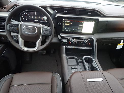 New 2026 GMC Sierra 2500 Denali w/ Denali Reserve Package image 11