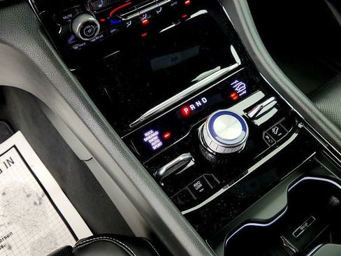 Used 2022 Jeep Grand Cherokee Overland w/ Luxury Tech Group IV AWD/4WD image 17