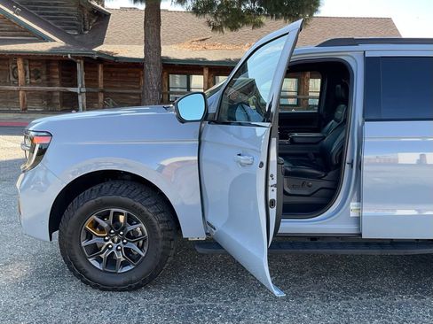 Used 2025 Ford Expedition Tremor AWD/4WD image 45