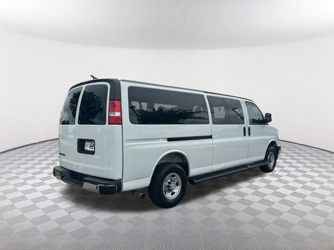 Used 2025 Chevrolet Express 3500 LT w/ LT Preferred Equipment Group RWD image 5