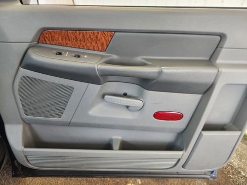 Used 2006 Dodge Ram 1500 Truck SLT image 11