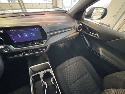 Used 2025 Chevrolet Equinox LT image 36