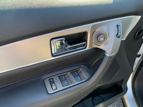 Used 2014 Lincoln MKX AWD image 10