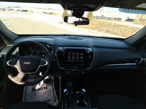 Used 2023 Chevrolet Traverse LT image 34
