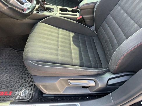 Used 2019 Volkswagen Jetta GLI FWD image 16
