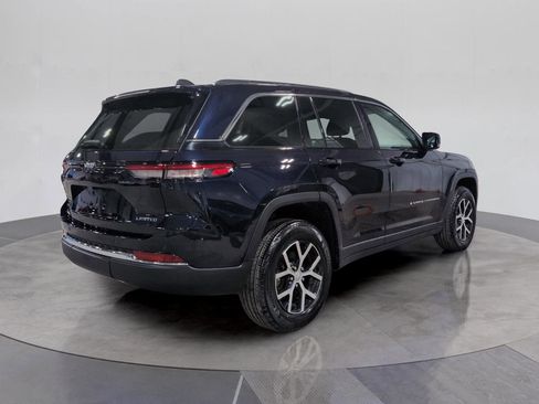 Used 2024 Jeep Grand Cherokee Limited AWD/4WD image 6