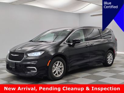 Used 2024 Chrysler Pacifica Touring-L