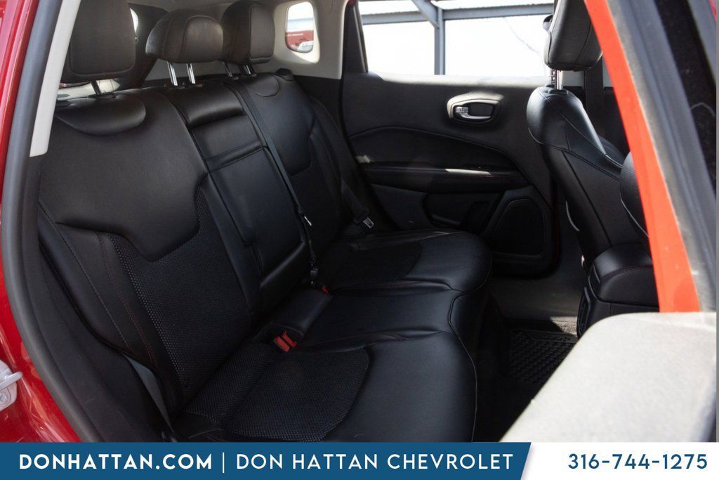 Used 2018 Jeep Compass Trailhawk w/ Cold Weather Group AWD/4WD image 19