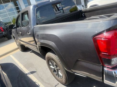 Used 2023 Toyota Tacoma SR5 RWD image 17