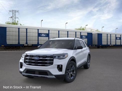 New 2026 Ford Explorer Active w/ Active Comfort Package AWD/4WD image 2