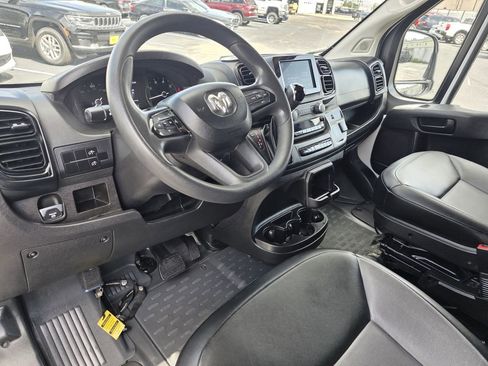 Used 2023 RAM ProMaster 2500 image 13
