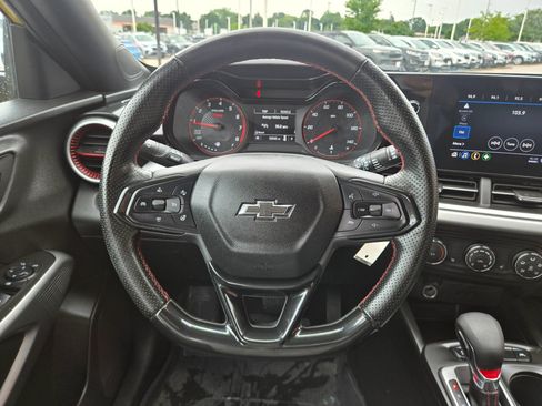 Used 2024 Chevrolet Trax RS FWD image 15