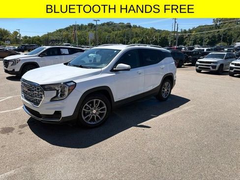 Used 2022 GMC Terrain SLT FWD image 3