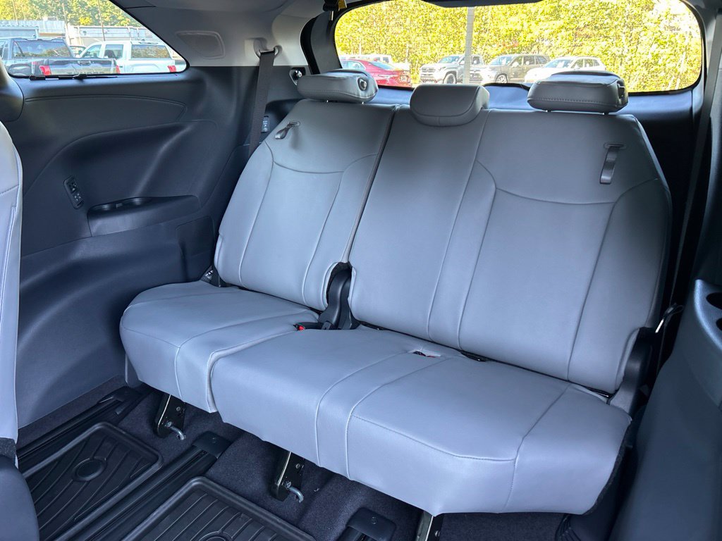 New 2026 Toyota Sienna XLE AWD/4WD image 28