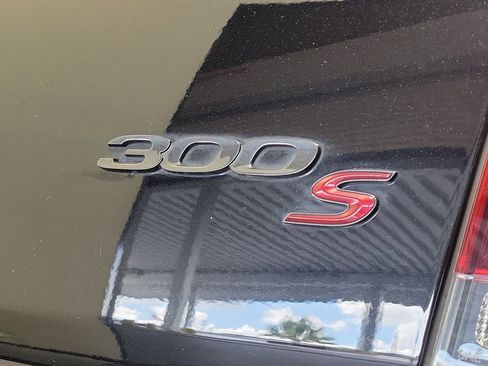 Used 2023 Chrysler 300 S w/ Comfort Group RWD image 8