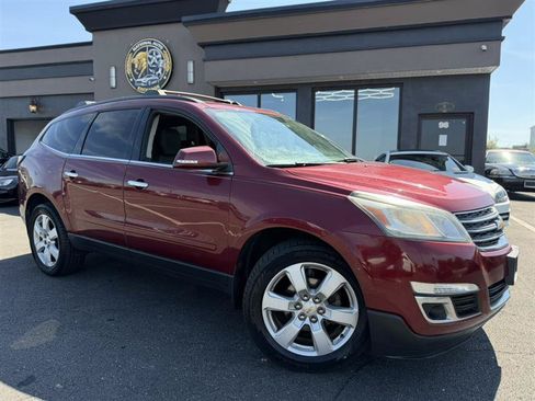 Used 2016 Chevrolet Traverse LT w/ Style and Technology Package FWD image 8